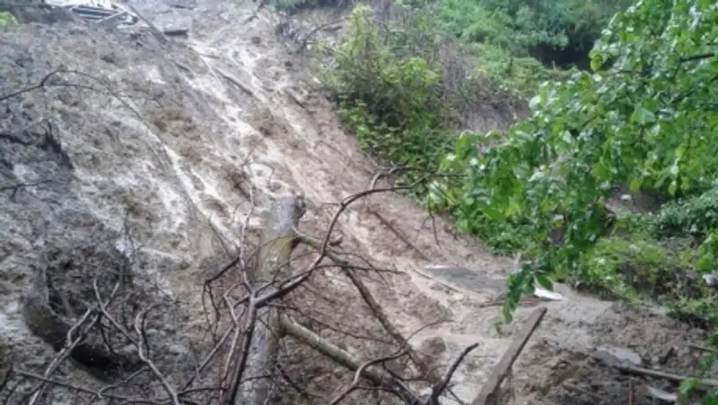 В Алматы сохраняется вероятность схода оползней и обвалов