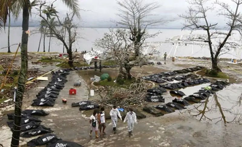 Власти Филиппин официально подтвердили гибель 1 833 человек от тайфуна «Хайян»