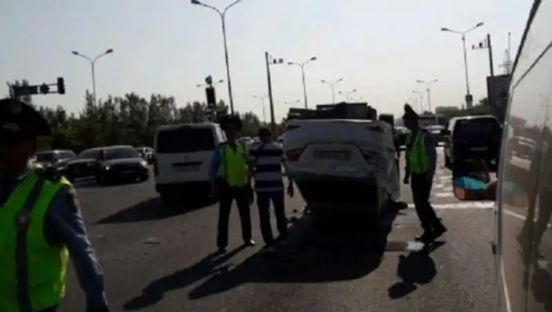 Легковушка и КамАЗ столкнулись в Астане