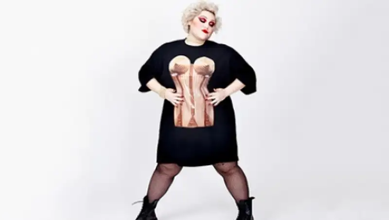 Жан-Поль Готье затянет толстушек в корсеты