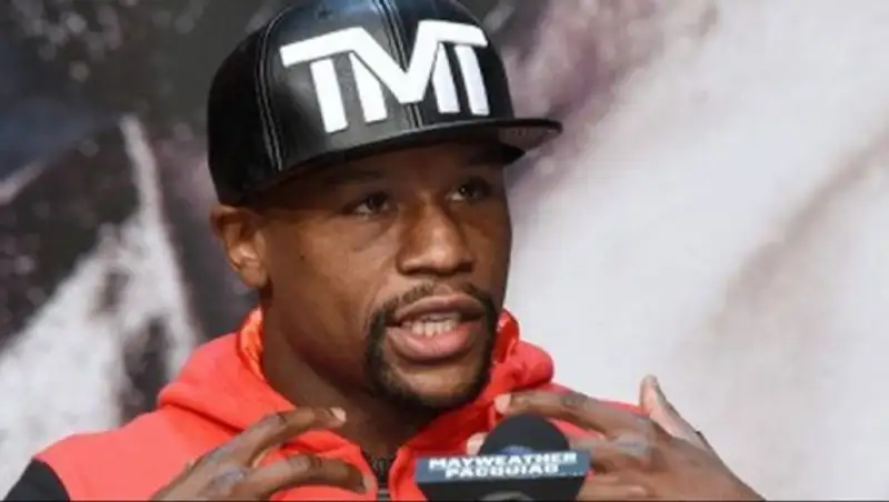 Мейвезер видит проблему расизма в боксе на примере Головкина