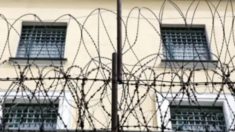 Озвучены имена осужденных, сбежавших из СИЗО в Караганде 