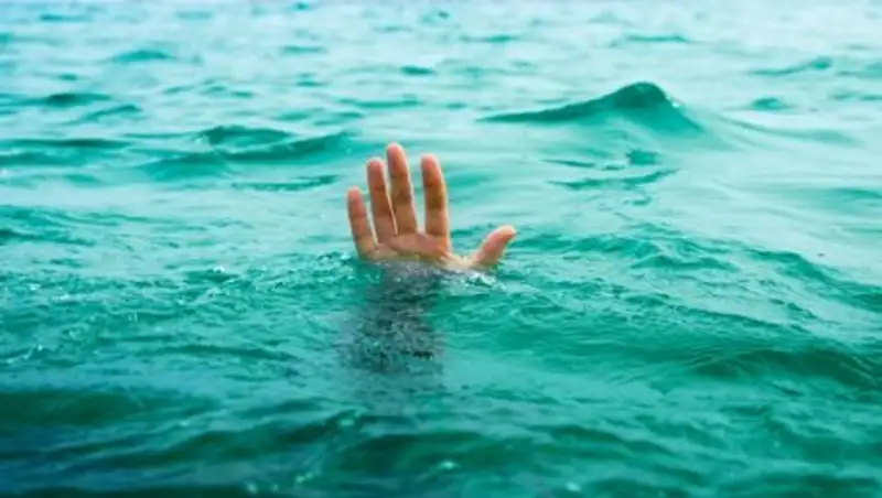 Павлодарда 42 жастағы ер адам көпірден секіріп кетті