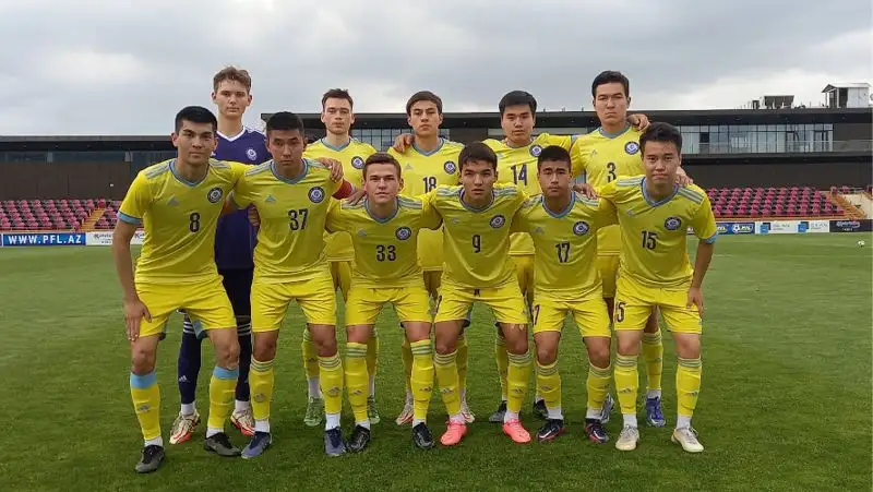 Юношеская сборная Казахстана по футболу встретилась с командой Азербайджана