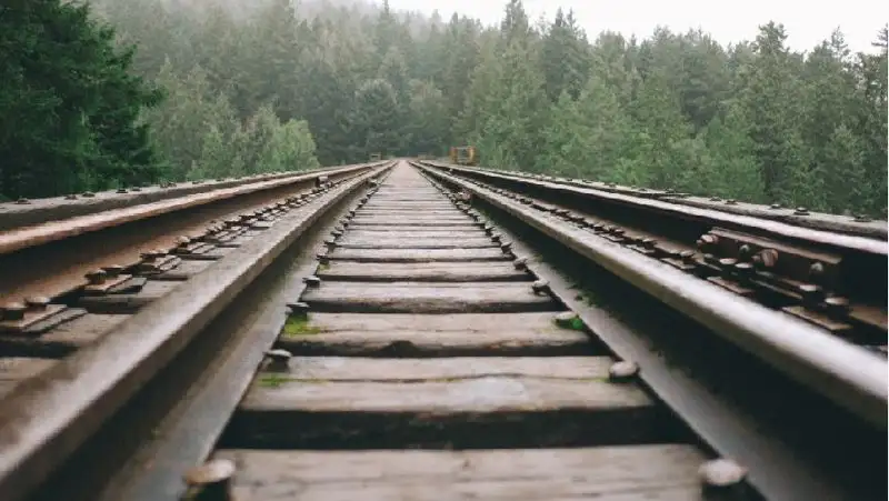 Двухлетний ребенок погиб под колесами поезда в Жамбылской области