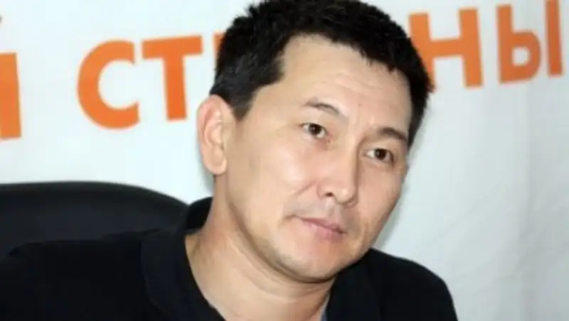 ДВД: Редактор газеты "Уральская неделя" ездил на авто с поддельным номерами