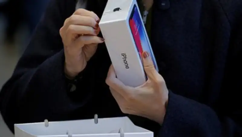 iPhone X перестал принимать звонки