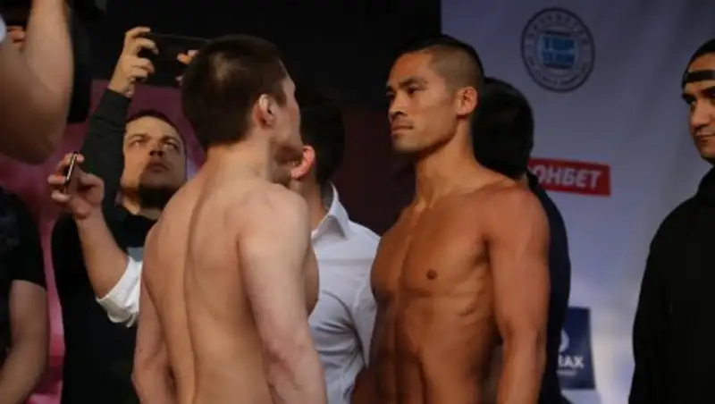 Казахстанский и американский бойцы обменялись взглядами перед боем в Алматы