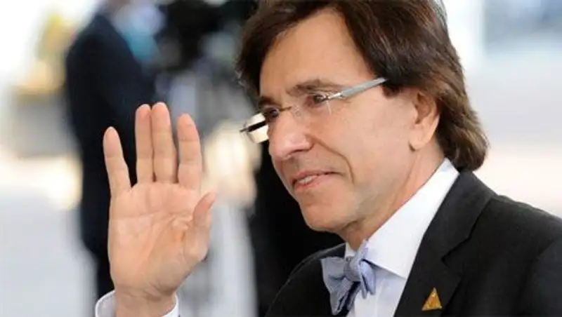 Бельгийского премьера в парламенте обозвали педофилом