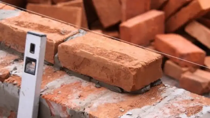 Какой штраф грозит казахстанцам за незаконное строительство без права на землю