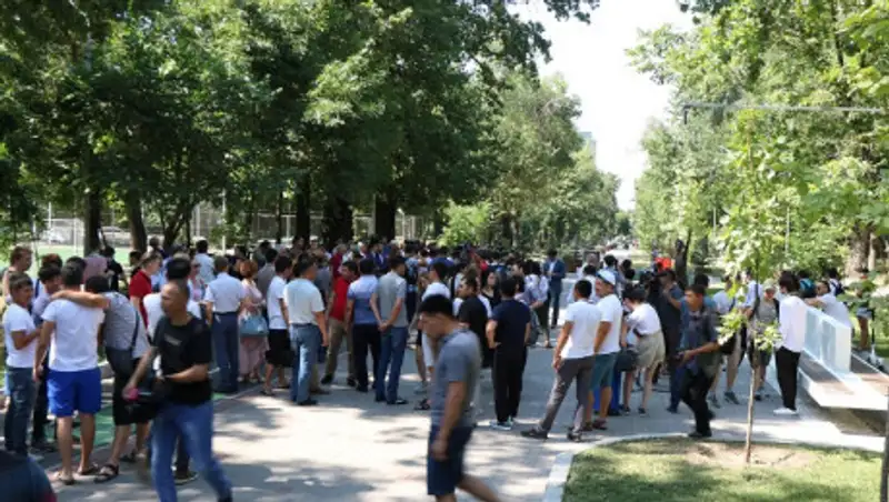 Выдающийся спортсмен, режиссер и поэт: память Дениса Тена почтили в Алматы