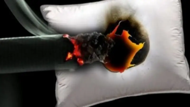 Женщина погибла в пожаре в Жезказгане