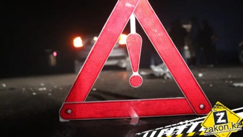 В Шымкенте автокран протаранил сразу 6 машин