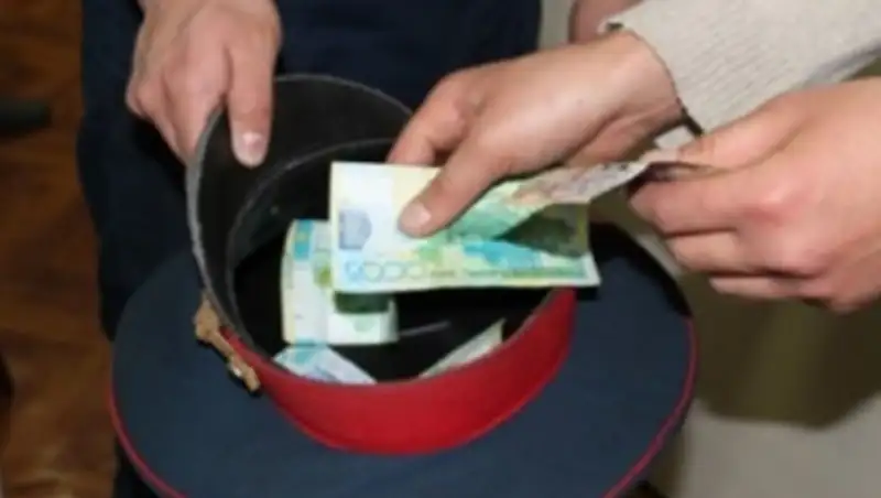 За взятку в 100 долларов в Астане оштрафовали двух полицейских на 5,2 млн тг