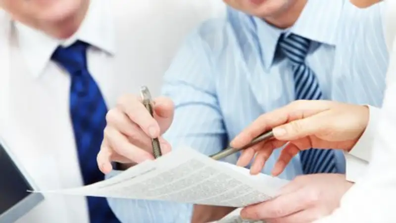 Депутат предложил разрешить юристам консультировать граждан в ЦОНах