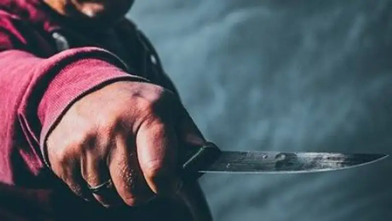 Мужчина с ножом ограбил микрокредитную организацию в Атырау