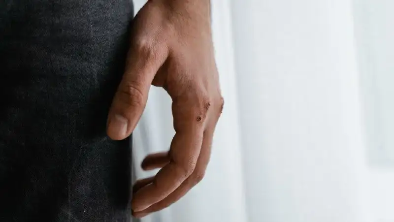 Трое парней перепутали дом и избили хозяина в Акмолинской области