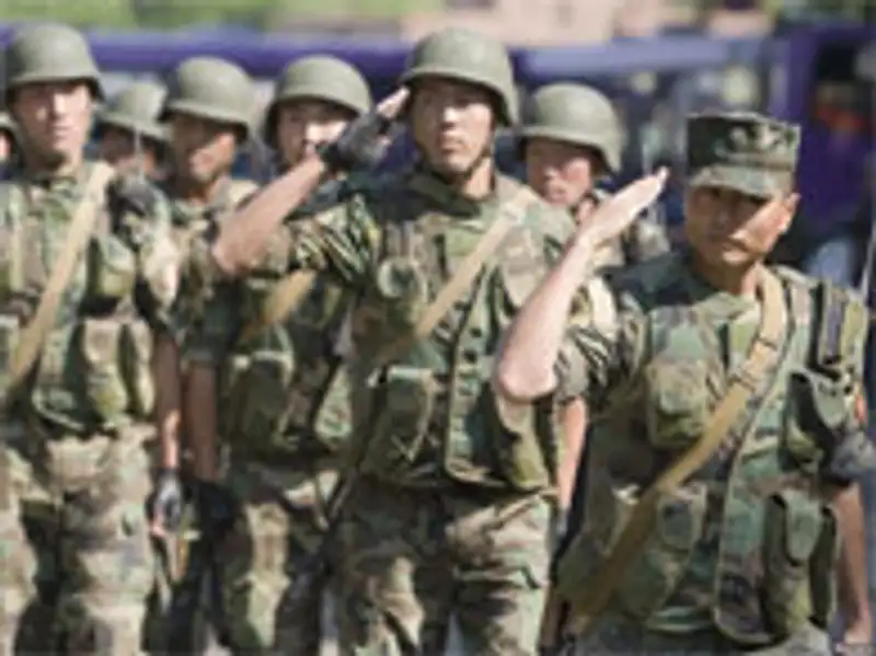 15 солдат Минобороны Кыргызстана сбежали из военчасти, фото - Новости Zakon.kz от 09.12.2011 17:17