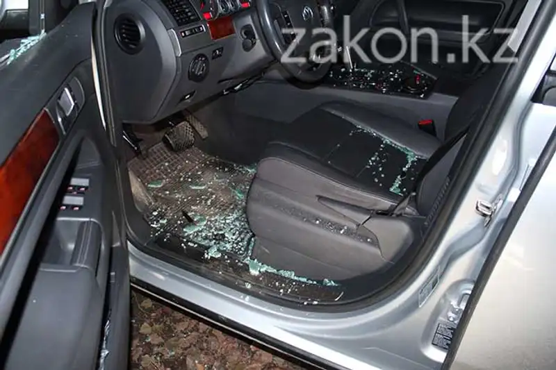 В Алматы задержали пьяного автовора (фото) В Алматы задержали пьяного автовора (фото), фото - Новости Zakon.kz от 27.11.2013 23:40