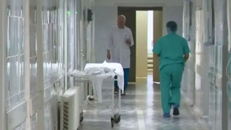 Таджикский физрук зарезал директора школы и завуча