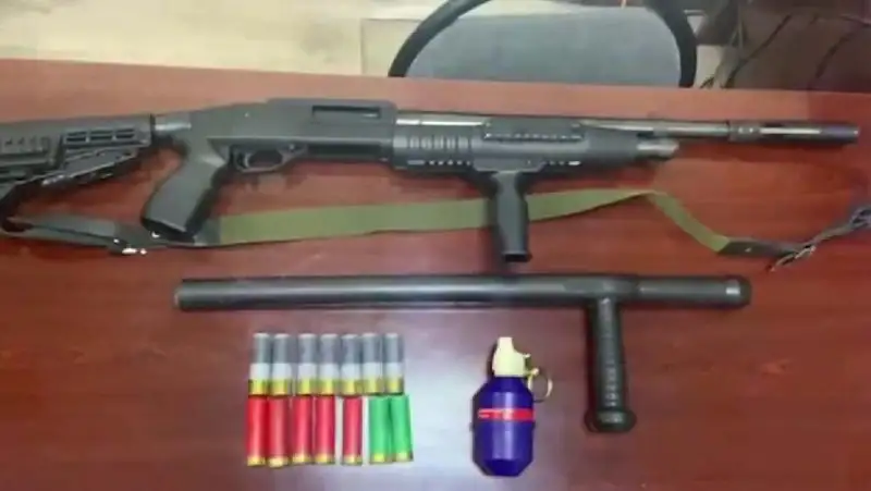 В Алматы задержаны два мародера с дорогими вещами и оружием