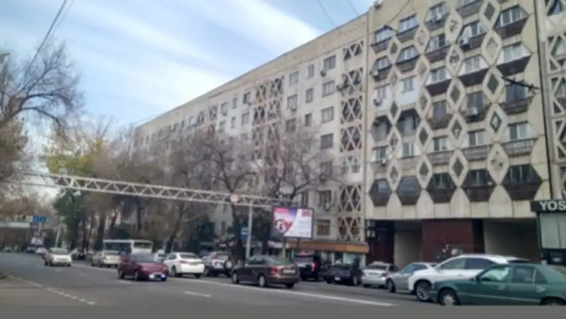 При реконструкции улиц в Алматы деревья не тронут