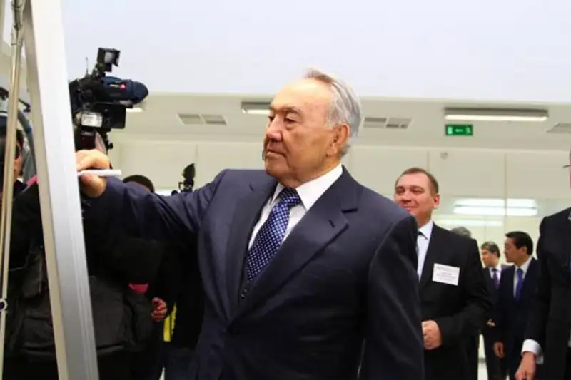 Н.Назарбаев открыл в Астане завод по производству фотоэлектрических модулей (фото), фото - Новости Zakon.kz от 25.12.2012 17:44