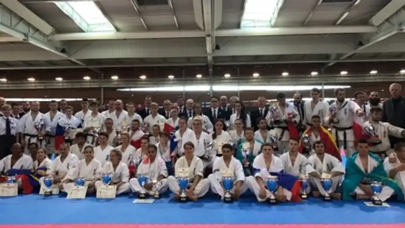 Казахстанцы завоевали 9 медалей на чемпионат Европы по киокушинкай-кан каратэ