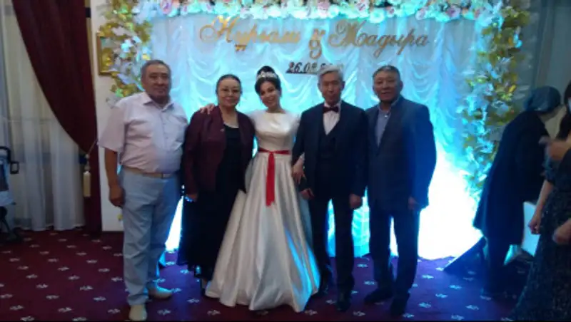 82-летний певец Нургали Нусипжанов женился на 37-летней журналистке