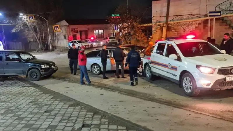 Четыре авто столкнулись в Алматы, двое пострадали