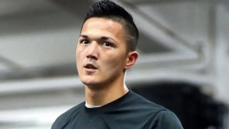 Казах-полицейский из Нью-Йорка показал "бой с тенью" на крыше небоскреба