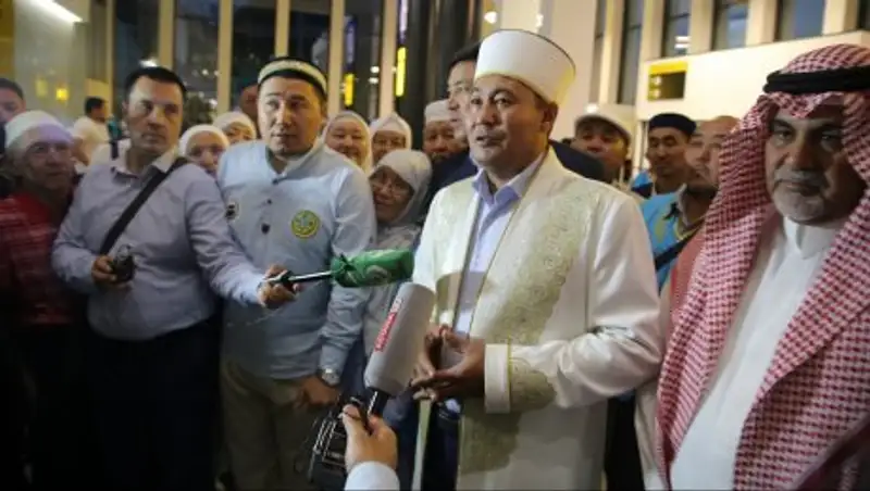 Верховный муфтий Ержан кажы Малгажыулы проводил первых астанинских паломников