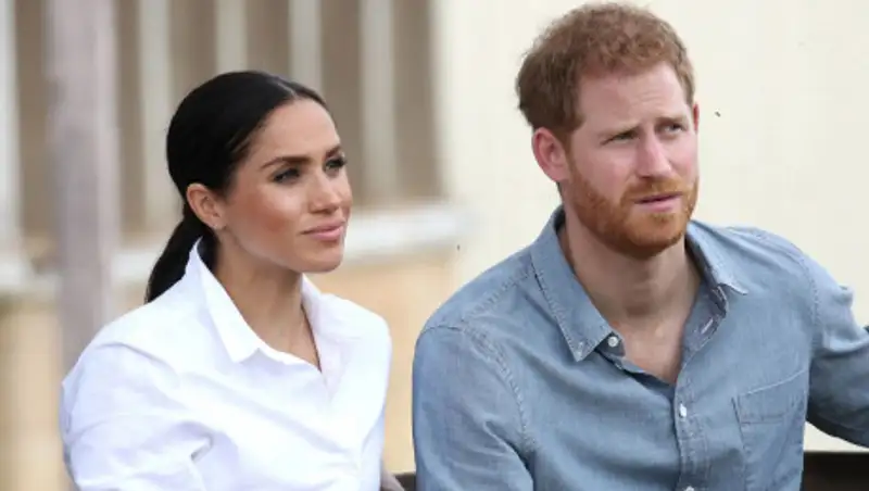 Принц Гарри и Меган Маркл объявили бойкот ведущим британским СМИ