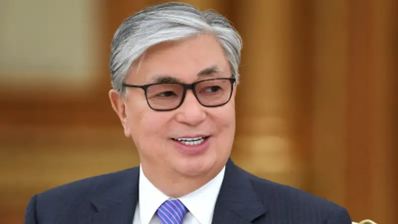 В Сети опубликовали видео с молодым Токаевым на субботнике