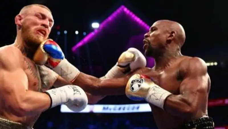 Статистика ударов боя Флойд Мейвезер - Конор МакГрегор