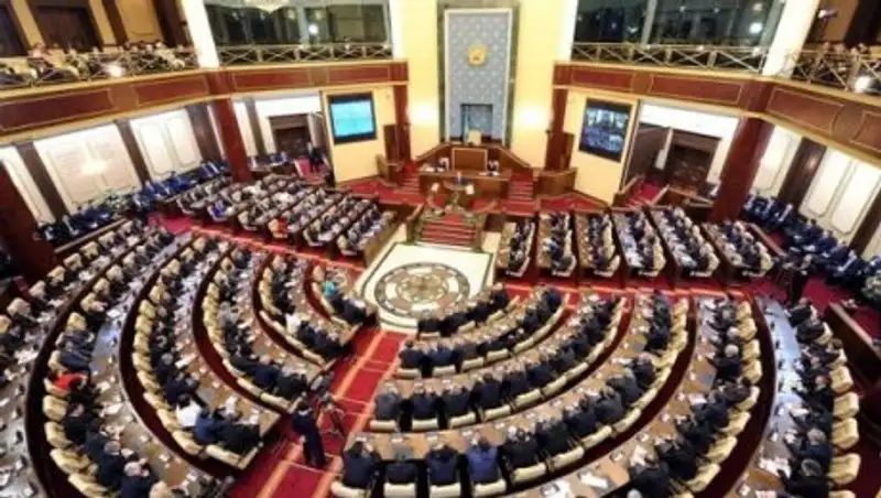 Нигматулин: Парламент законодательно обеспечит реализацию 5 инициатив Елбасы