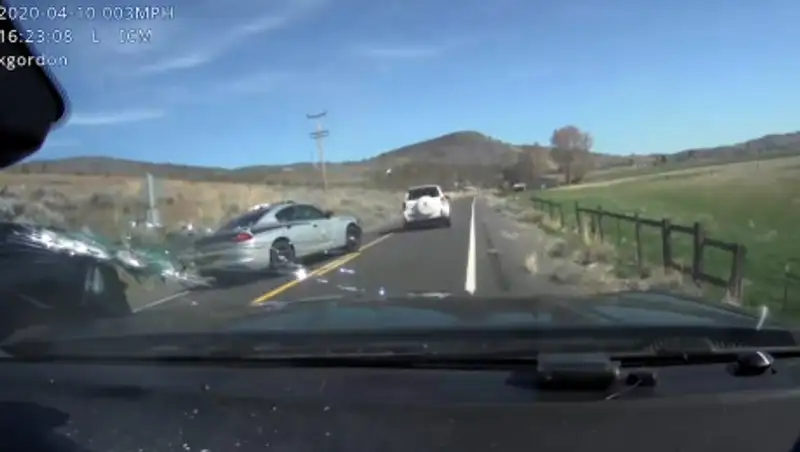 Погоню с перестрелкой снял полицейский