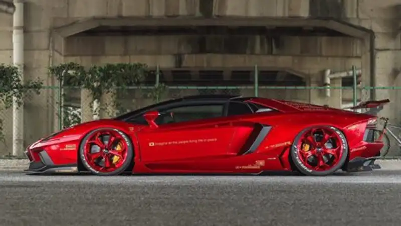 Lamborghini Aventador получил широкий обвес