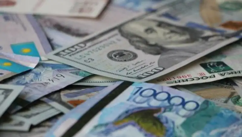 Новым ослаблением завершил неделю тенге