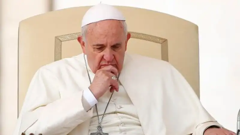 Папа римский признал, что Церковь поздно обратила внимание на проблему педофилии