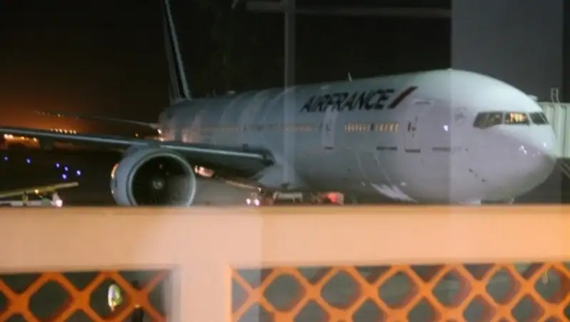Муляж бомбы на борту самолета Air France подложил бывший полицейский