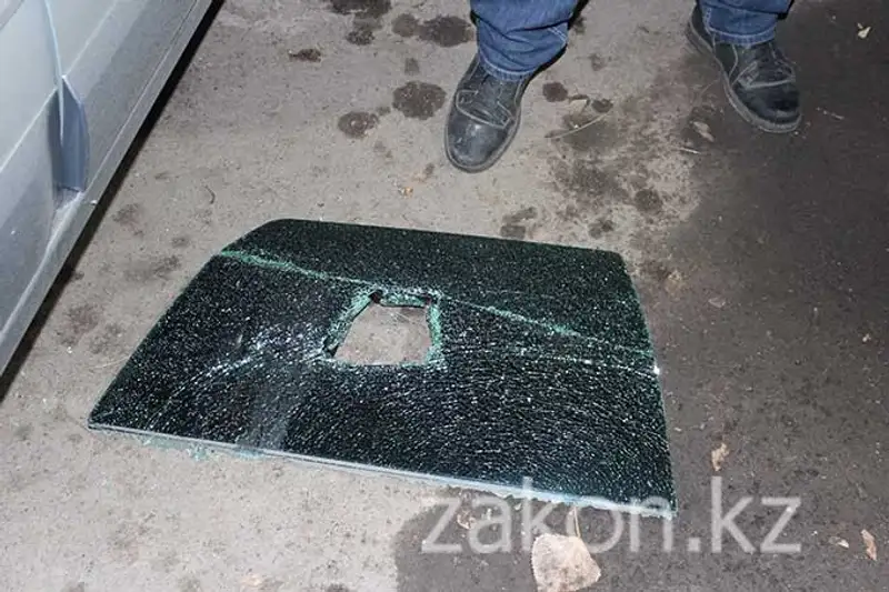 Безработный и бездомный молодой человек решил подзаработать на автокраже в Алматы (фото) Безработный и бездомный молодой человек решил подзаработать на автокраже в Алматы (фото), фото - Новости Zakon.kz от 29.11.2013 17:54