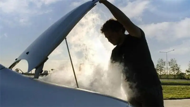 За счет топливного кризиса в Алматы наживаются владельцы СТО