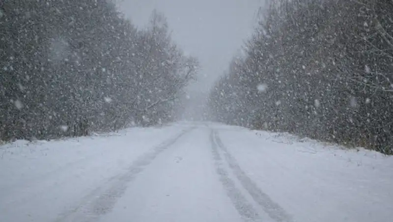 Ограничено движение на 45 участках дорог Казахстана