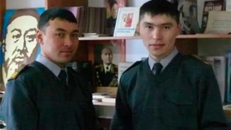 В столовой в Алматинской обл 2 мужчин, не захотев оплачивать счет, сломали руку официантке