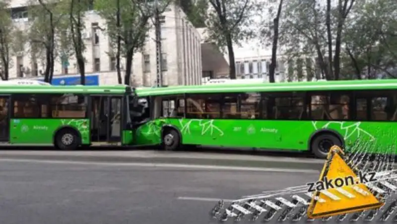 Я взял удар на себя: Водитель автобуса о лобовом столкновении в Алматы