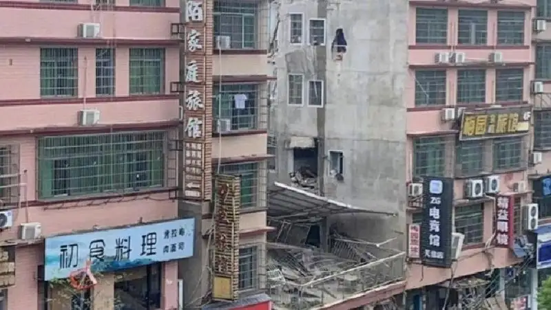Шестиэтажное здание обрушилось в Китае