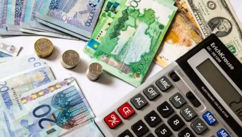 Какие факторы повлияют на курс доллара по отношению к тенге на предстоящей неделе