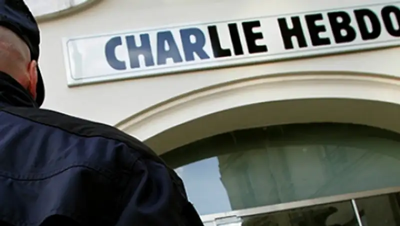 Charlie Hebdo опубликовал карикатуры на погибшего сирийского мальчика