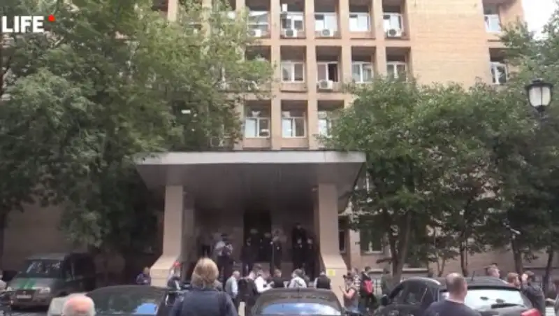 Ефремова и других эвакуировали из суда из-за сообщения о взрывном устройстве